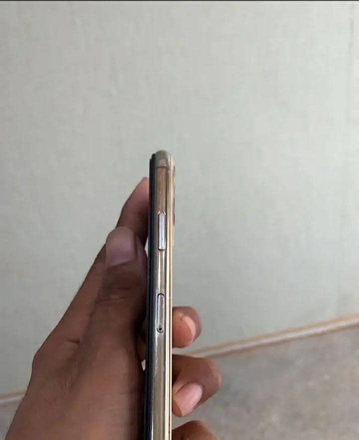 Apple iPhone 11 Pro Max 5