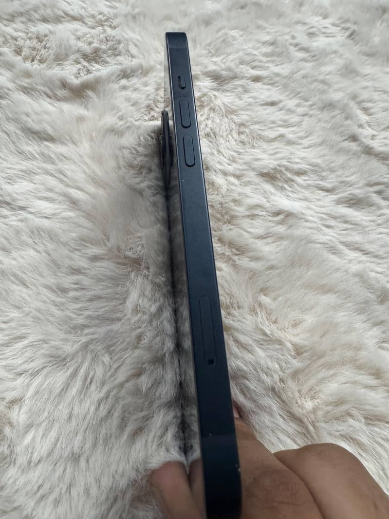 Apple iPhone 13 6