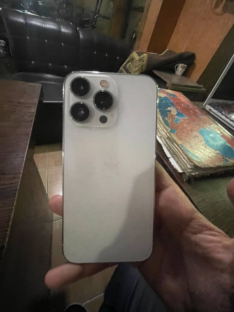 Apple iPhone 13 Pro 1