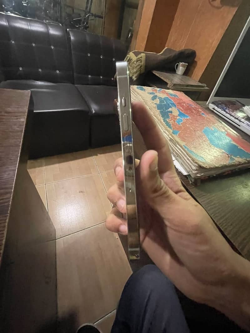 Apple iPhone 13 Pro 2