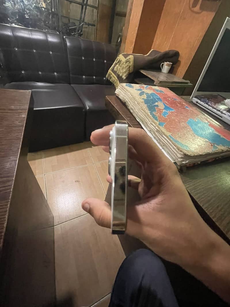 Apple iPhone 13 Pro 3