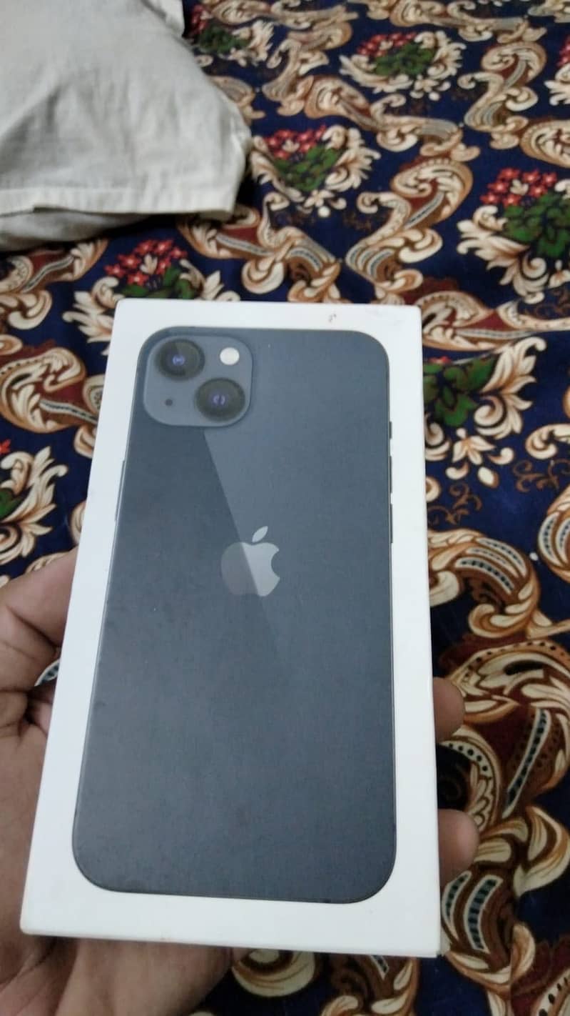 Apple iPhone 13 8