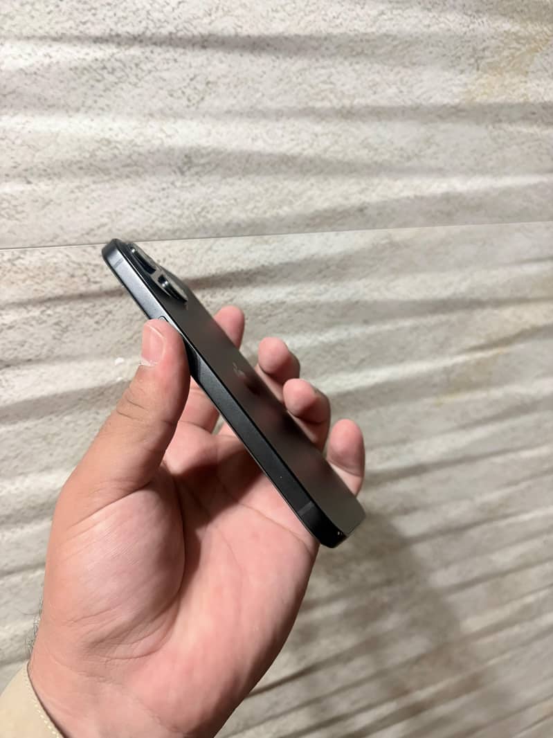 Apple iPhone 15 2