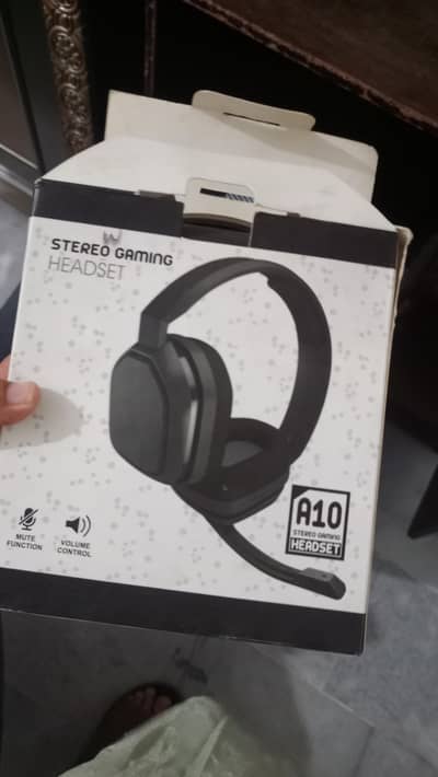 A10 Stereo Gaming Headset with Microphone – White & Black