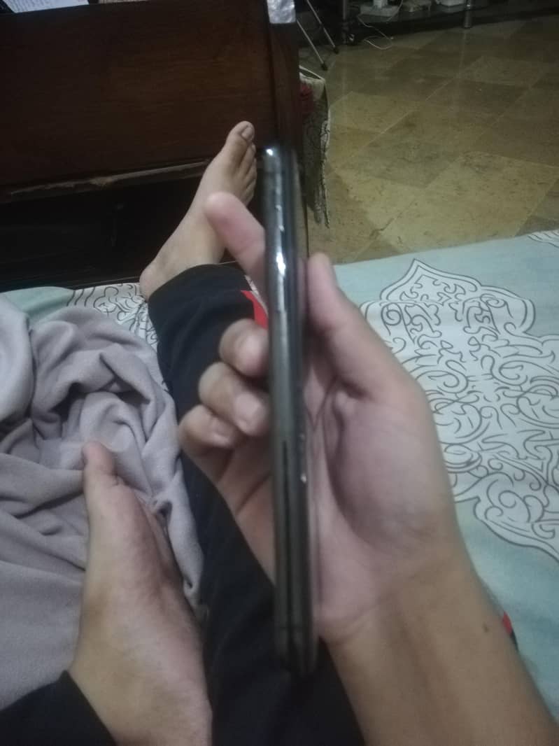 Apple iPhone XS 2