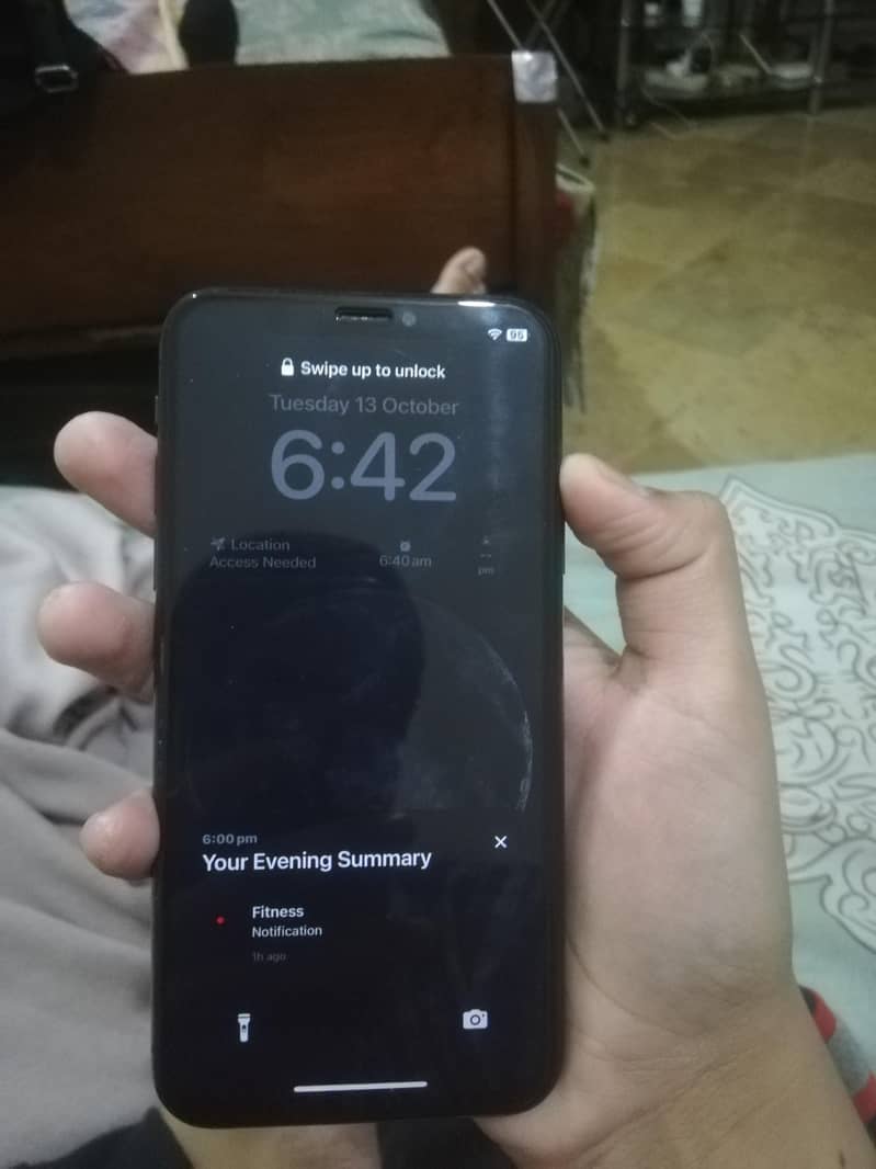 Apple iPhone XS 4