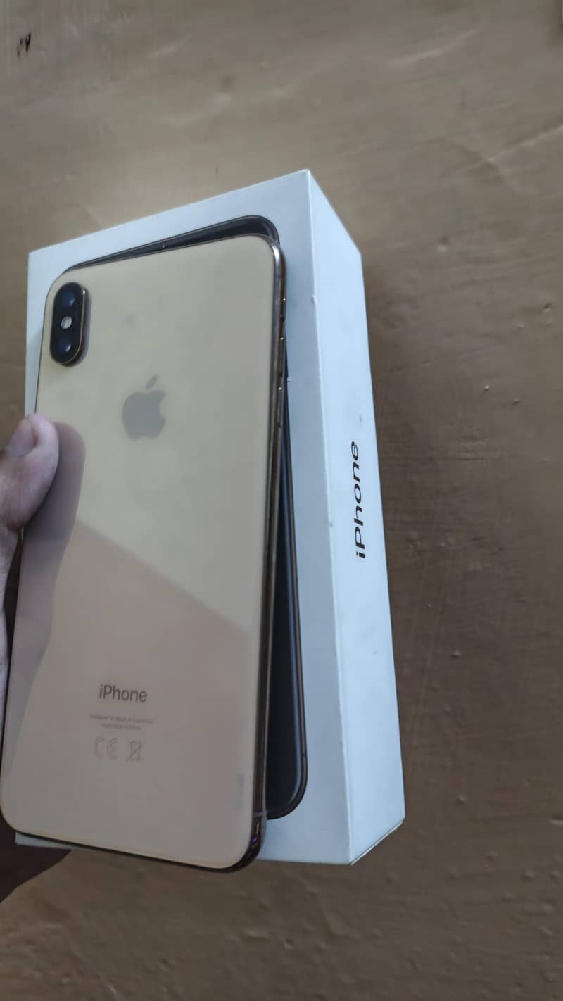 Apple iPhone XS Max 0