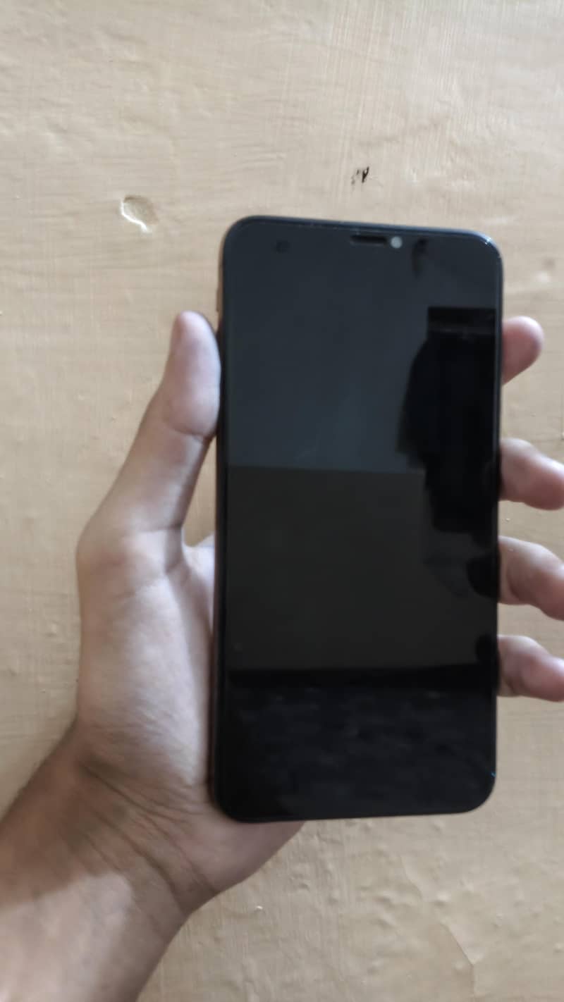 Apple iPhone XS Max 2