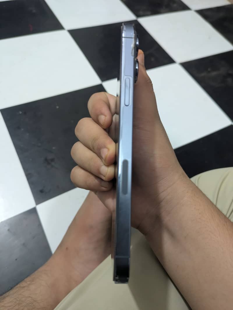 Apple iPhone 13 Pro Max 2