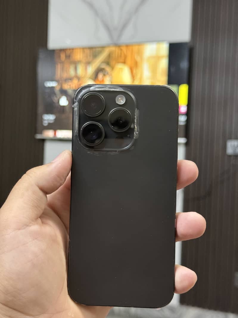 Apple iPhone 15 Pro 0