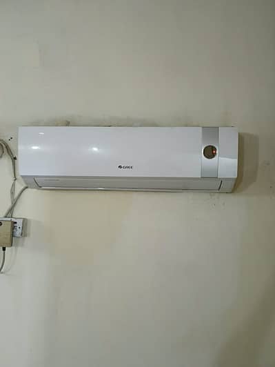 Gree 1.5 Ton Split AC Non-Inverter GS-18LM8L Original Condition