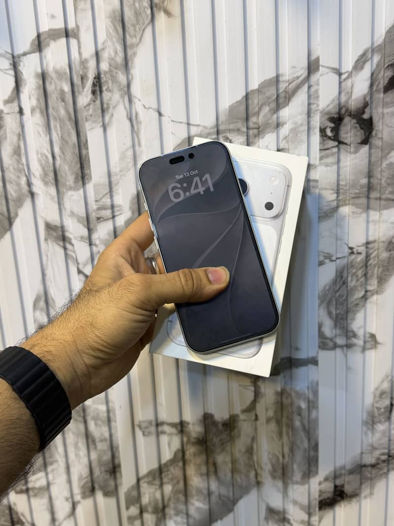Apple iPhone 17 Pro 1