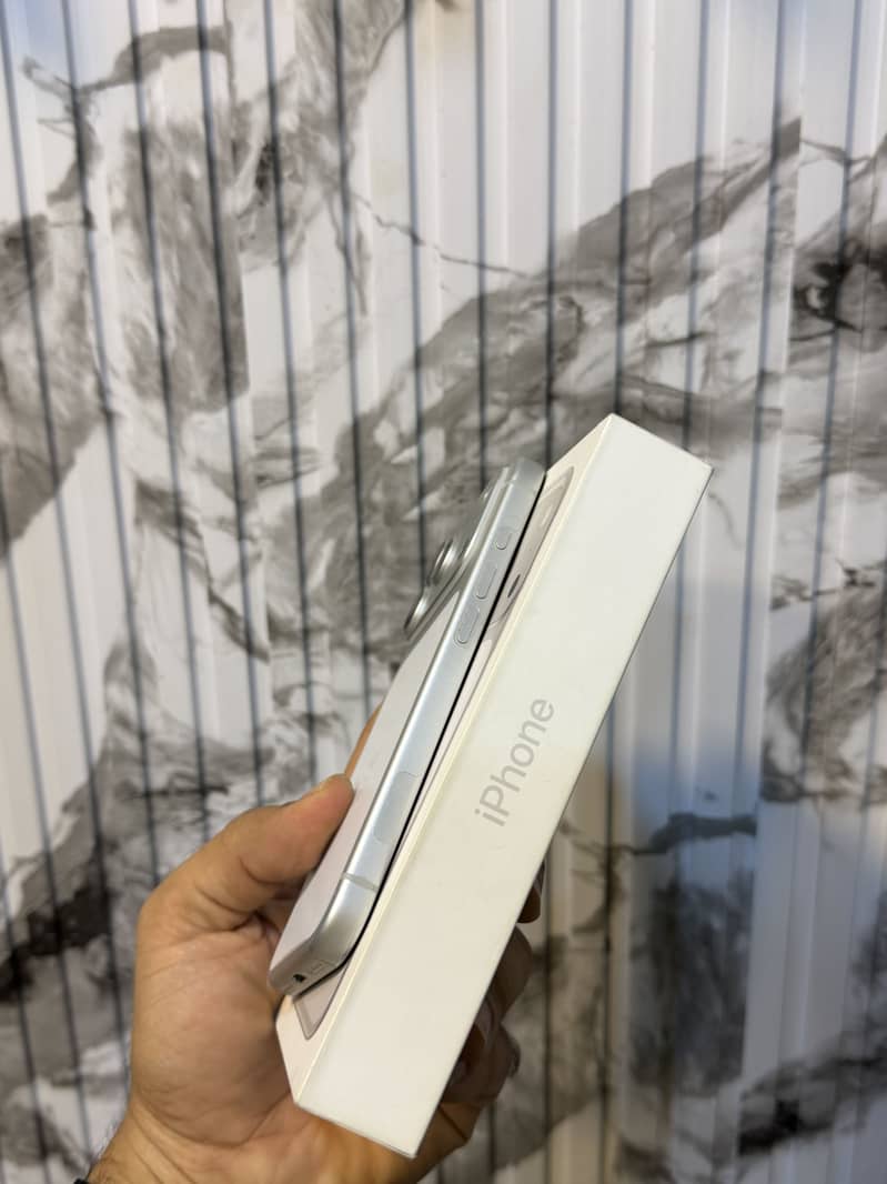 Apple iPhone 17 Pro 4