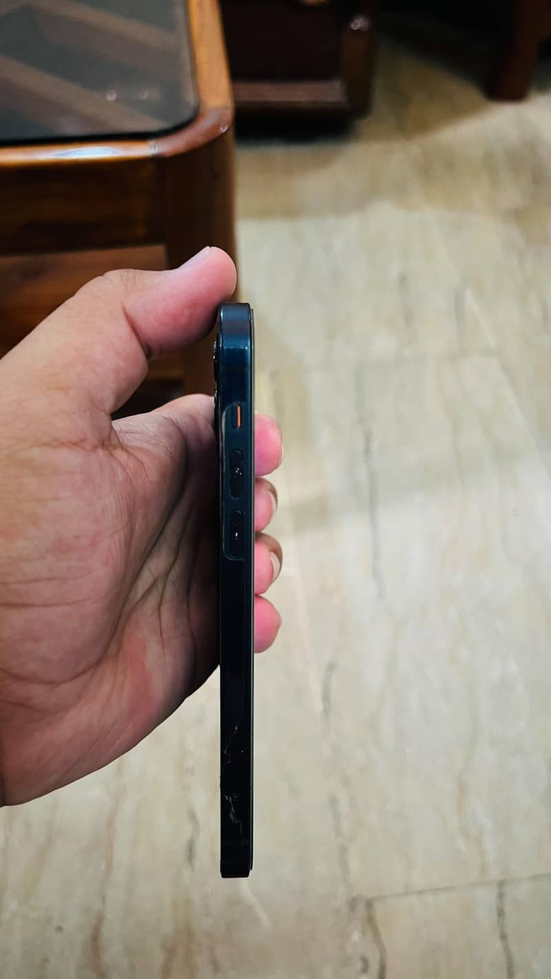 Apple iPhone 12 2