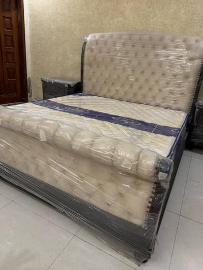 king bed with matress