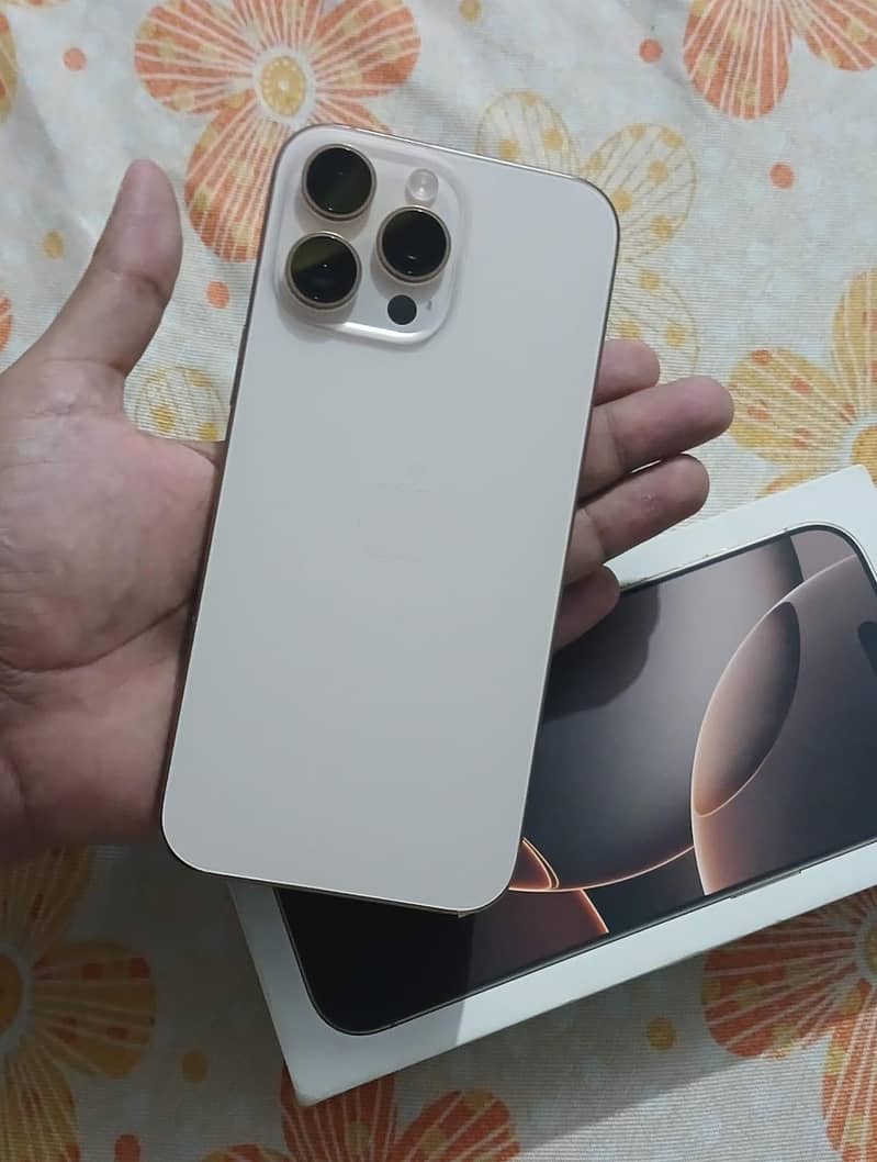 Apple iPhone 16 Pro Max 0