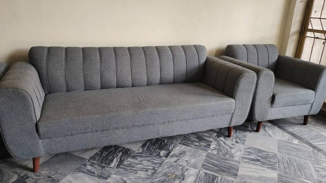 5 seater sofa  with table 0