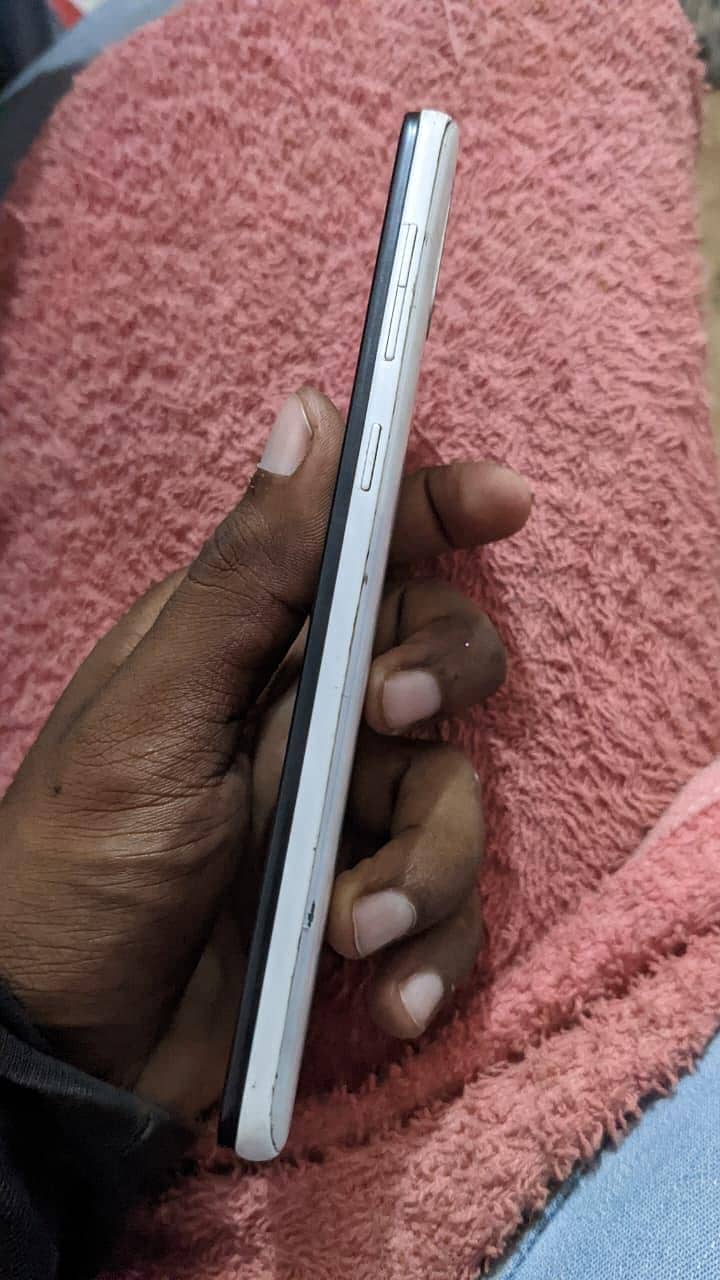 Samsung A30s 6
