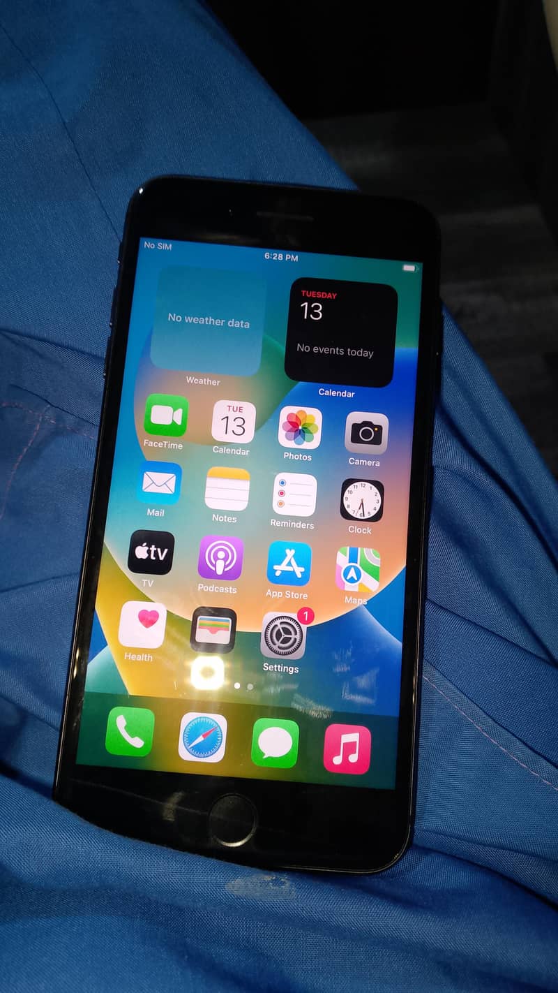 Apple iPhone 8 Plus 1