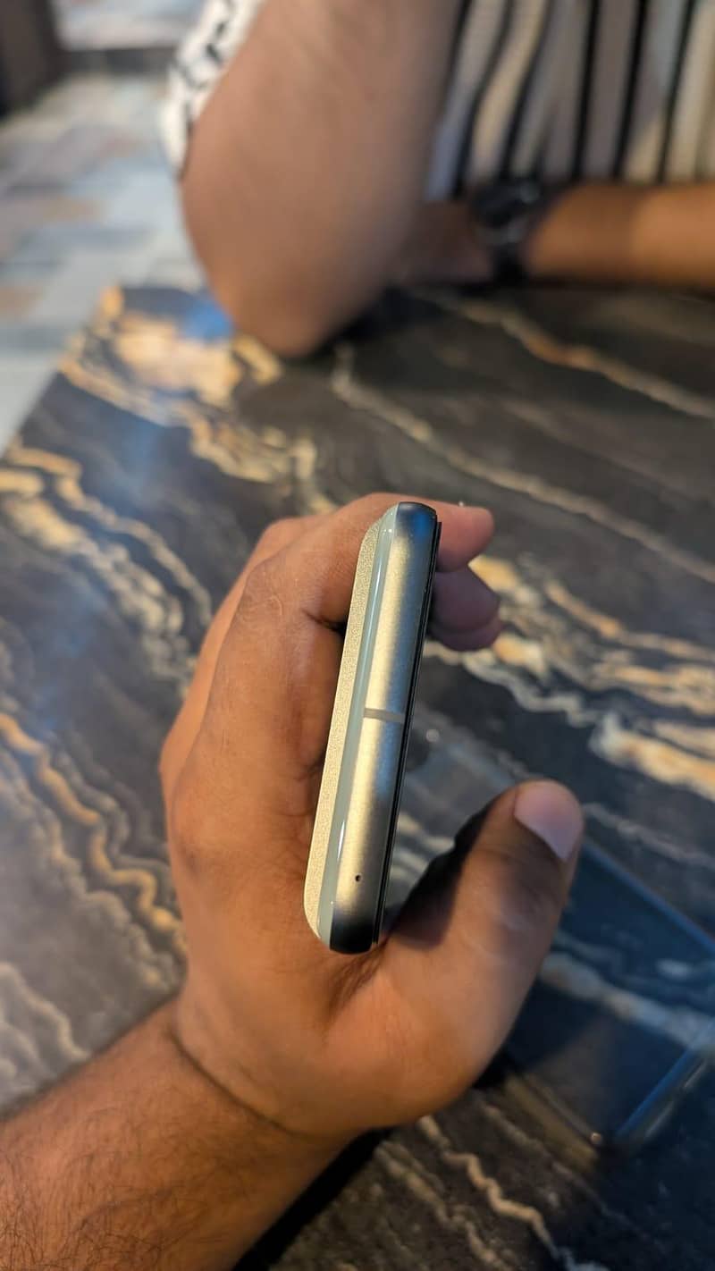 Google Pixel 8 1