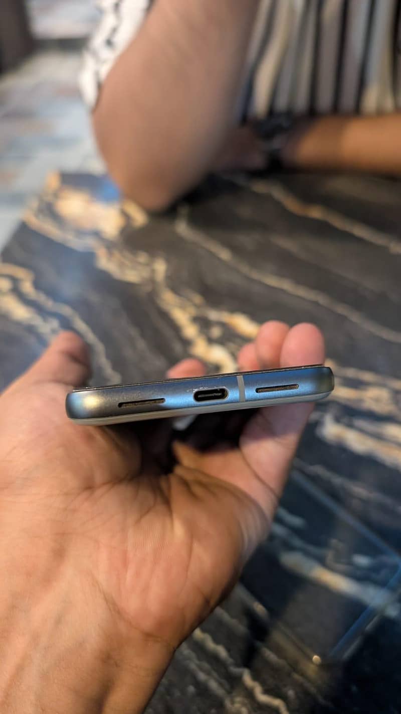 Google Pixel 8 2