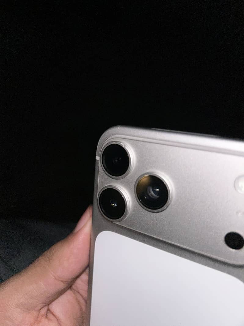 iPhone 17 Pro Max jv 8