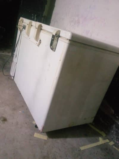 Haier freezer invitr full  jumbo siz good colling