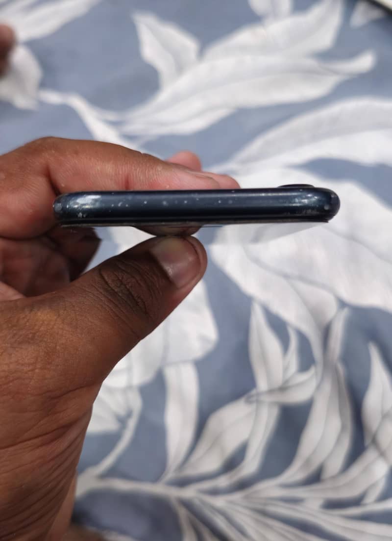 Apple iPhone 7 2