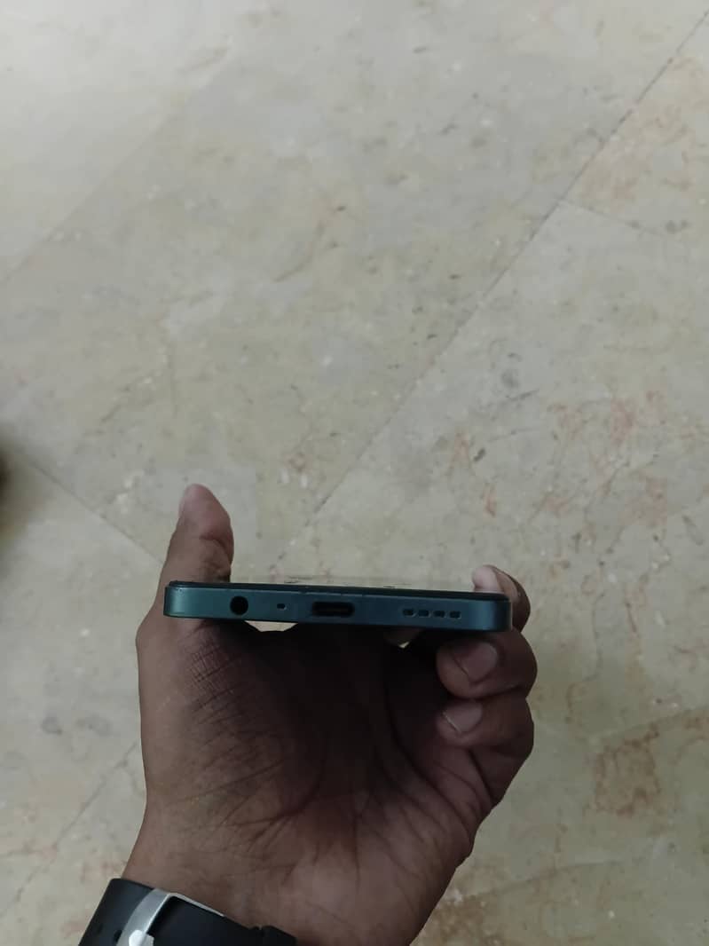 Realme C65 4
