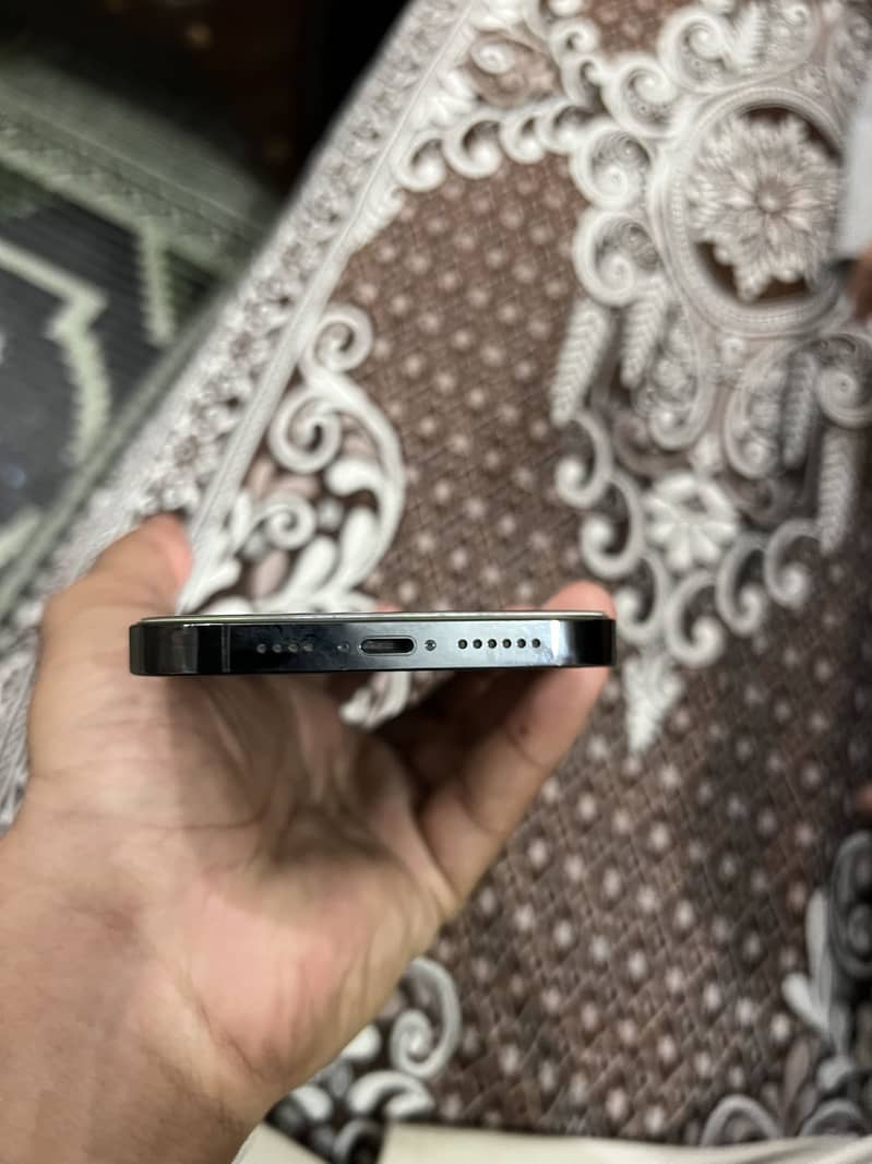 Apple iPhone 14 Pro Max 1