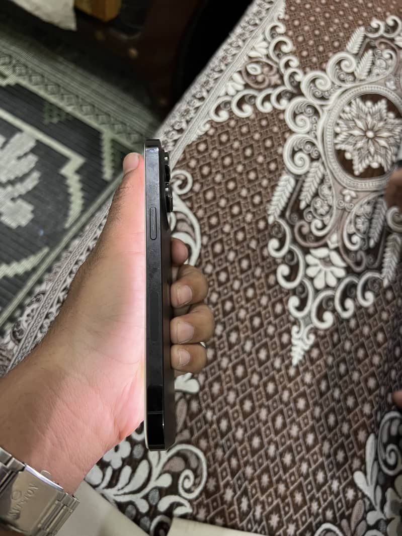 Apple iPhone 14 Pro Max 4