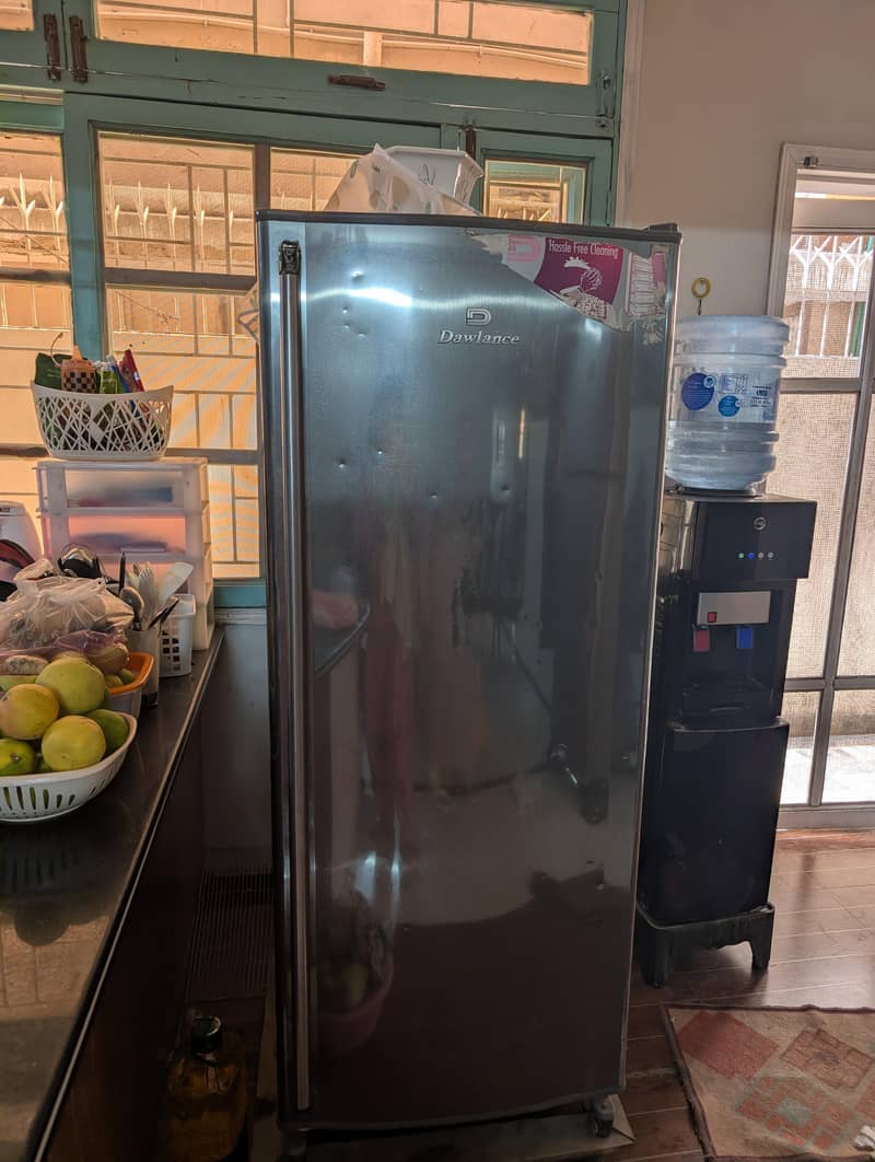 Dawlance vertical freezer 0