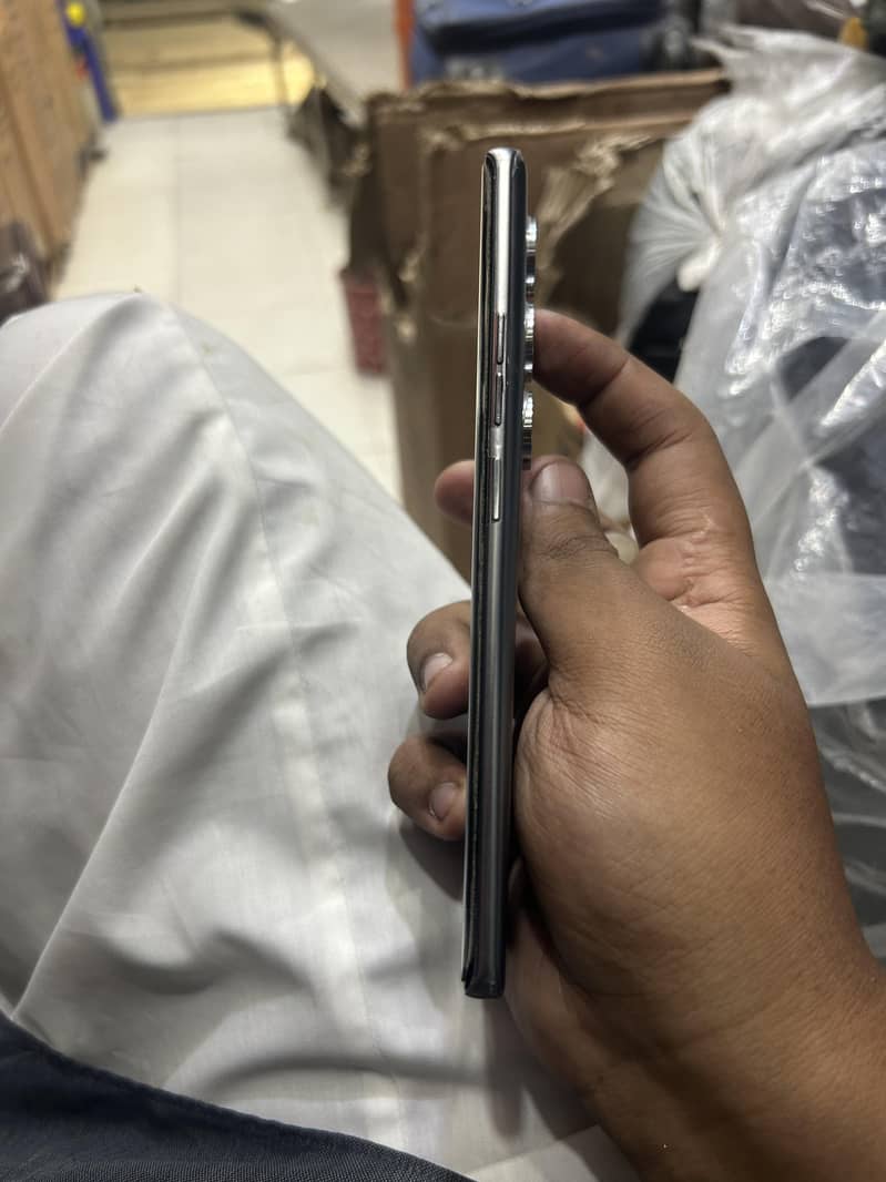 Tecno CAMON 40 Pro 1
