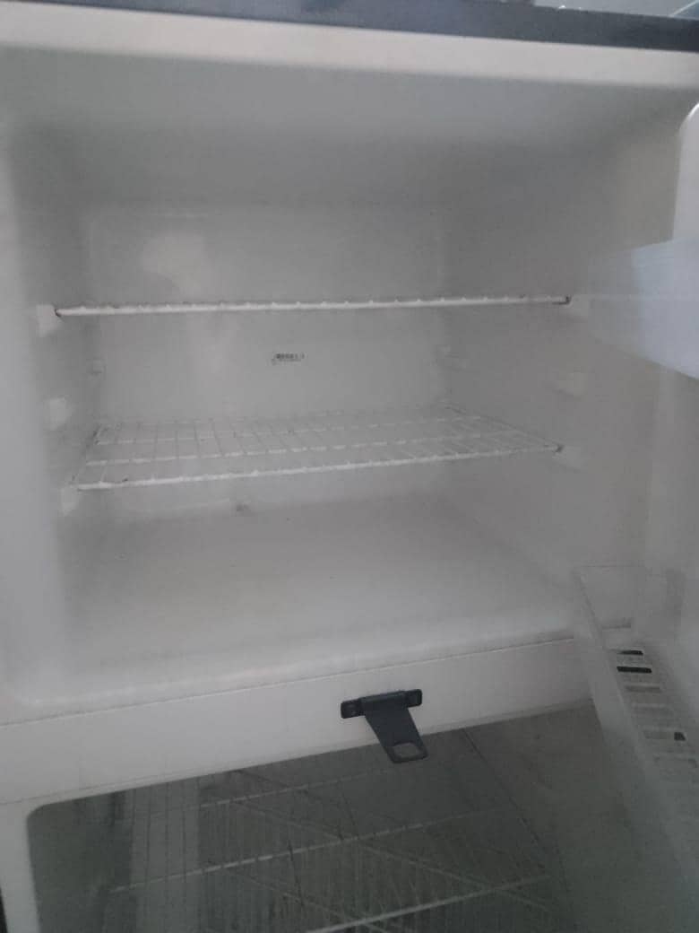 Dawlance refrigerator 0
