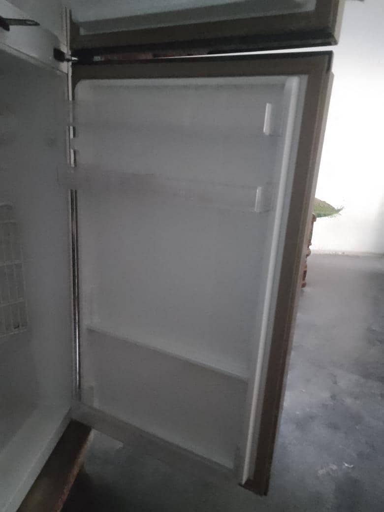 Dawlance refrigerator 9