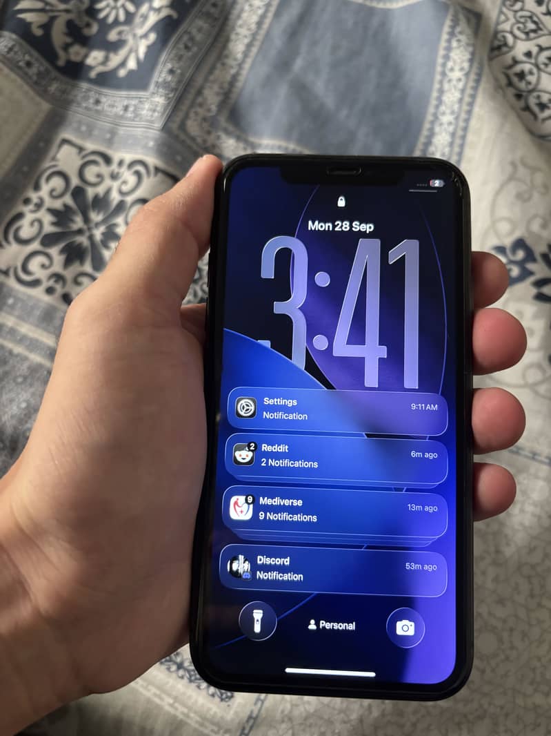 Apple iPhone 11 4