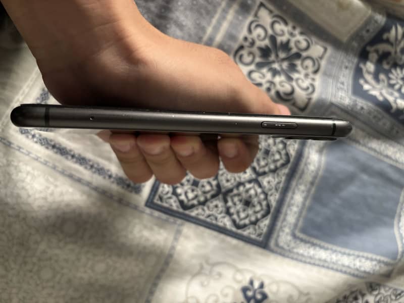 Apple iPhone 11 5