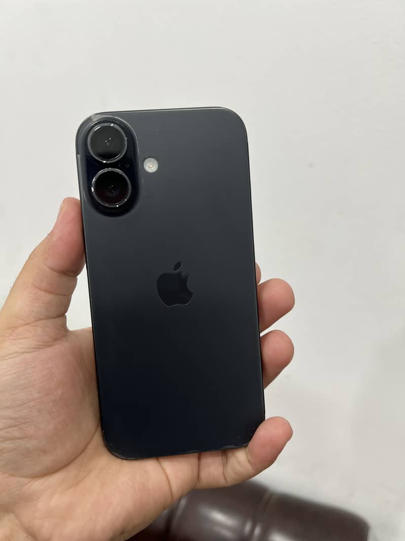 Apple iPhone 16 1