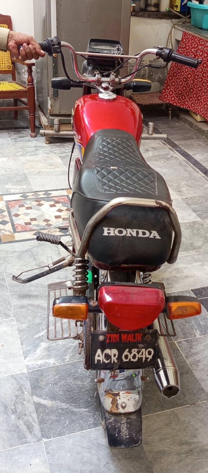 United 70cc 3
