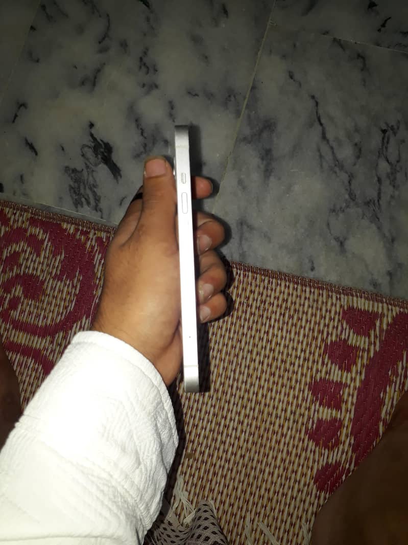 Apple iPhone 13 3