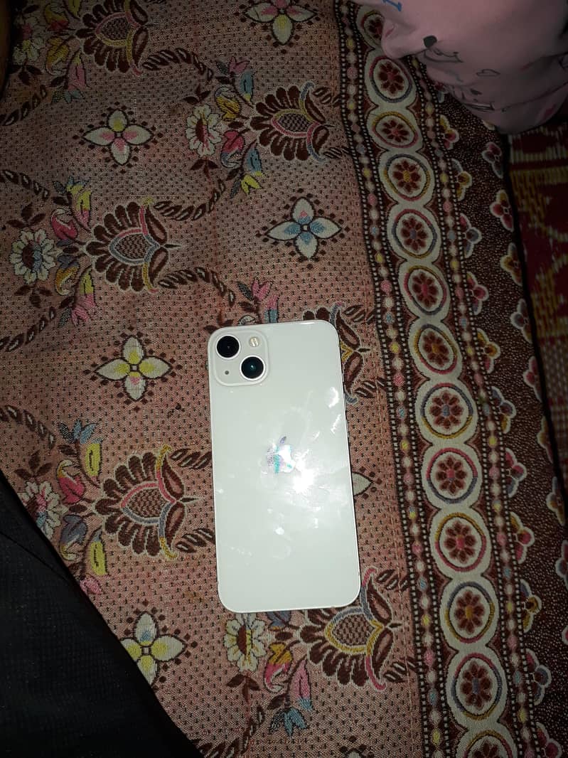 Apple iPhone 13 5
