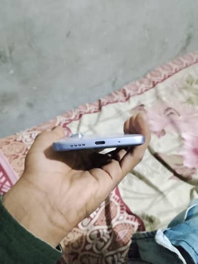 Infinix Hot 70 Pro 8 128 only 20 day use