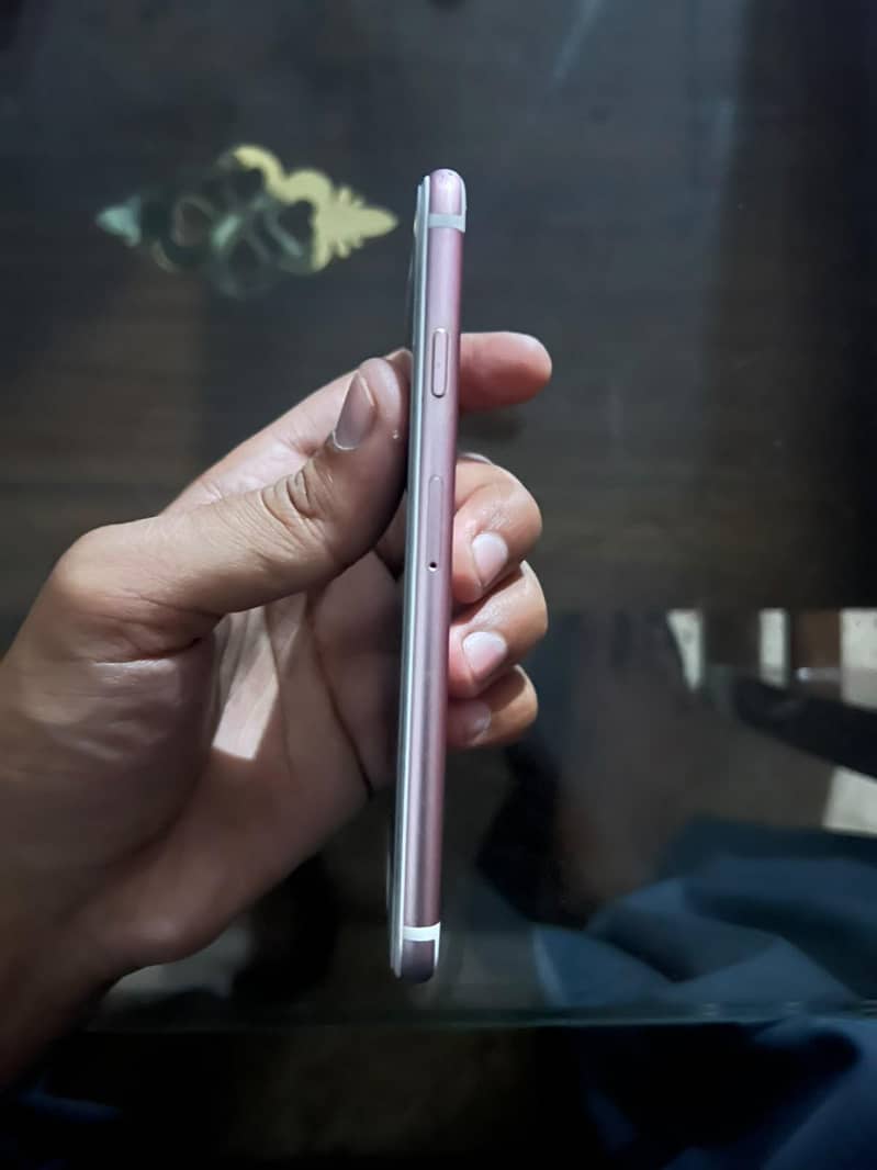 Apple iPhone 6S 4