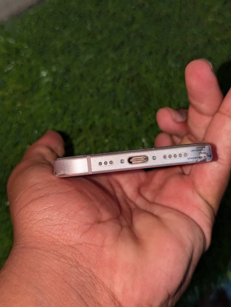 Apple iPhone 15 2