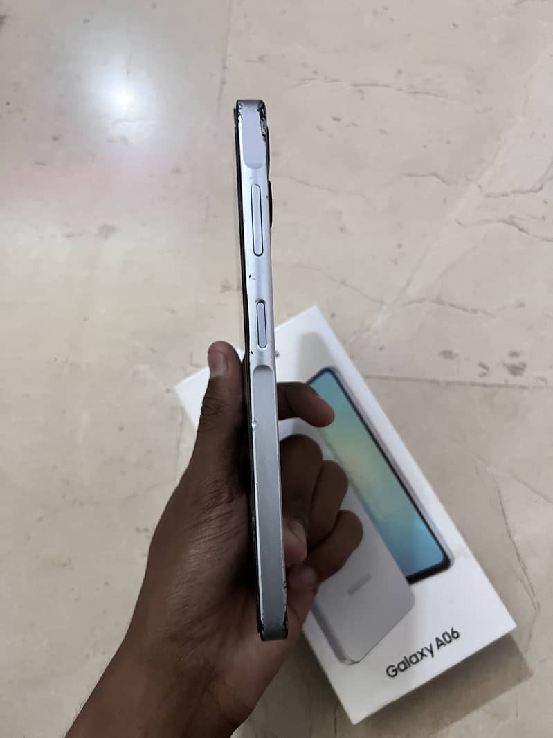 Samsung Mobile A06 4
