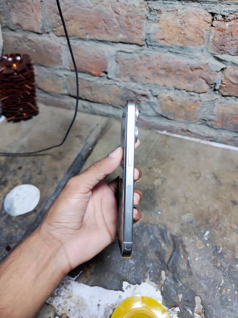 Apple iPhone 15 Pro 5
