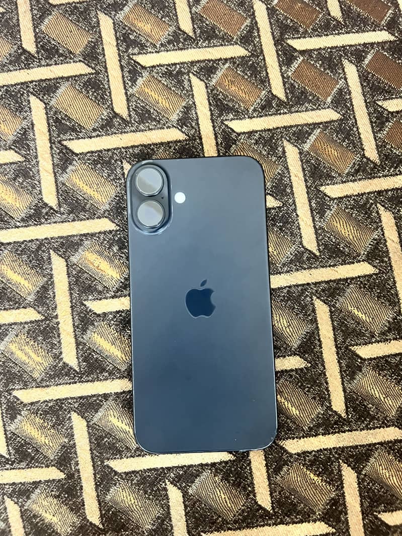 Apple iPhone 16 Plus 3