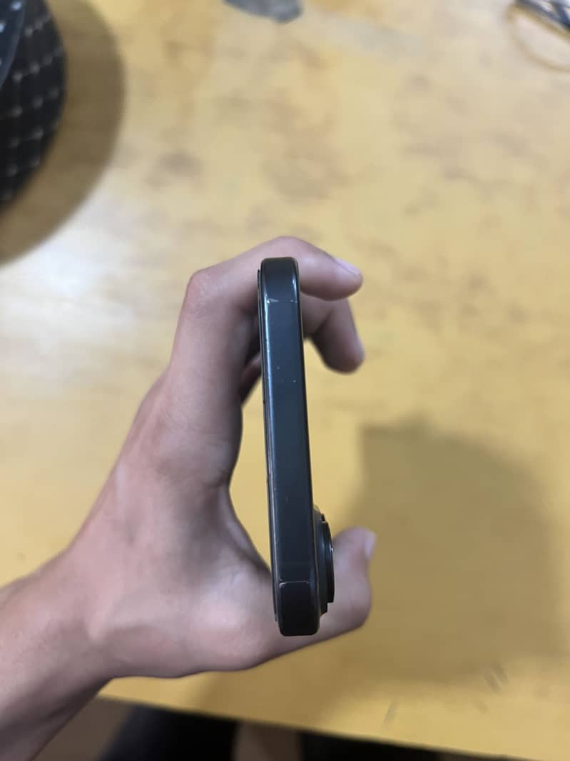 Apple iPhone 16 Plus 6