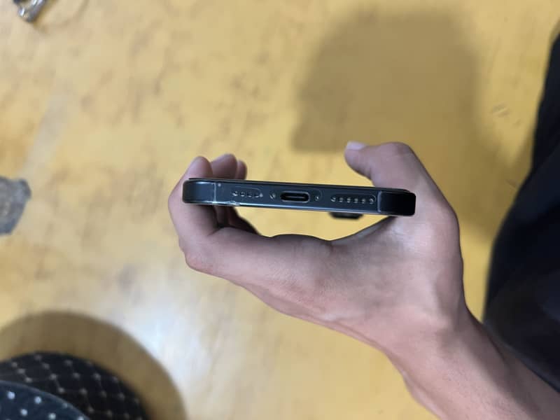 Apple iPhone 16 Plus 7