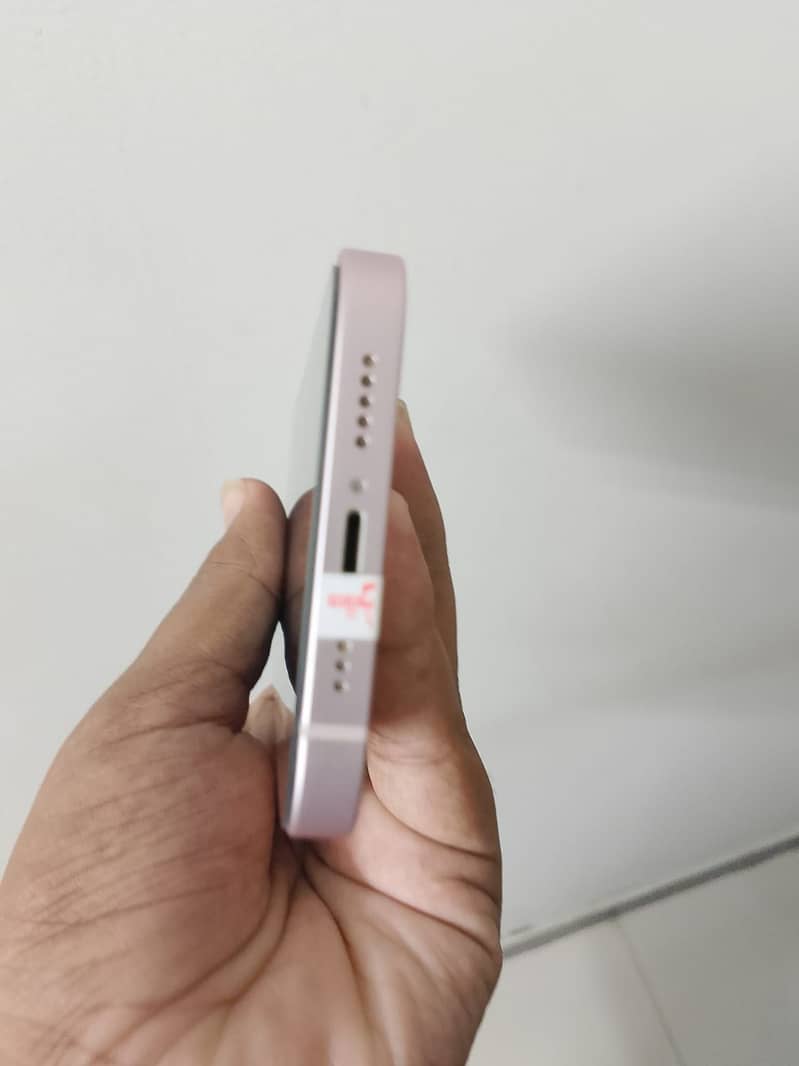 Apple iPhone 13 5
